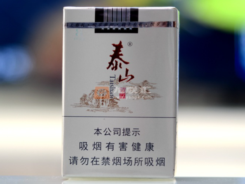 出口烟草保税转运与拼柜打托现场